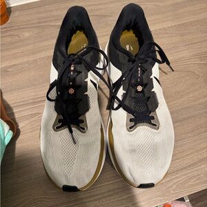 Men’s Nike Black and White size 13